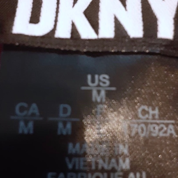 💲SALE💲 NWY DKNY Sleeveless Print Blouse Sz M - Picture 4 of 5